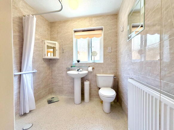 2 bed Detached Bungalow for sale Image 9