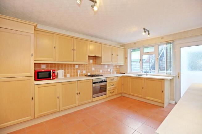 Kitchen & Dining