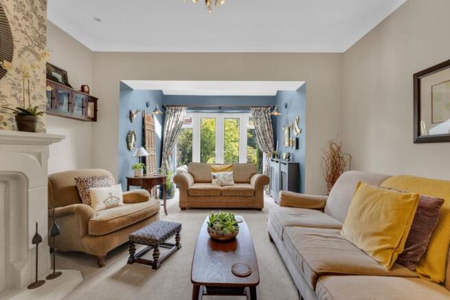4 bed Semi-Detached for sale Image 7