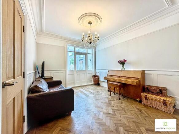 4 bed Semi-Detached for sale Image 7