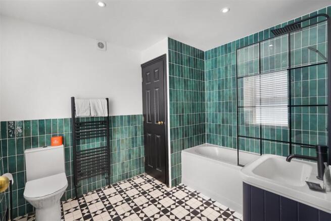 9 bed Semi-Detached for sale Image 10
