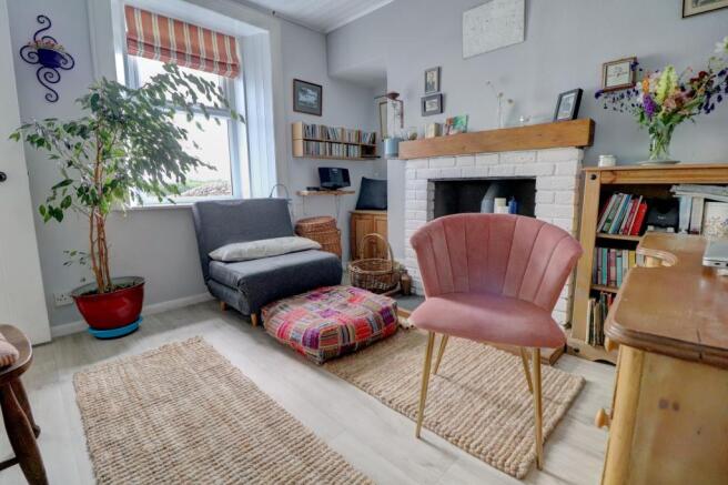 Sitting Room/Bedroom 3