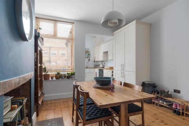3 bed Terraced for sale Image 8
