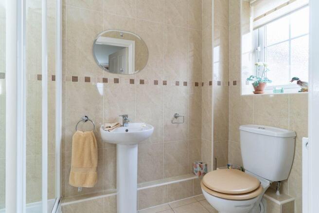 Ensuite to Bed 1