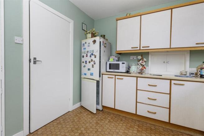3 bed Semi-Detached for sale Image 8