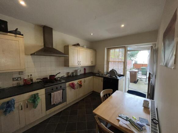 2 bed Flat for sale Image 8