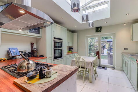 Spencer Road, Cobham, KT11
