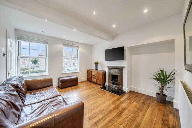 1410293-15-698dd0...