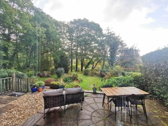 Lounge (Garden View)