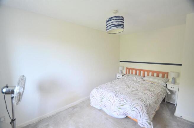 bed 1.jpg