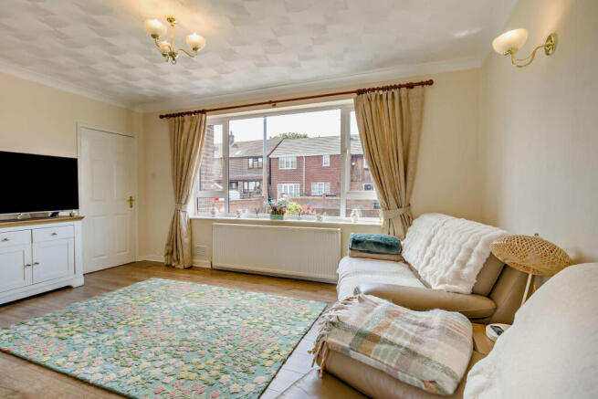 3 bed Semi-Detached for sale Image 6