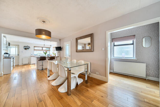 1432529-11-69c193...