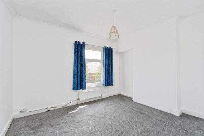 3 bed Terraced for sale Image 12