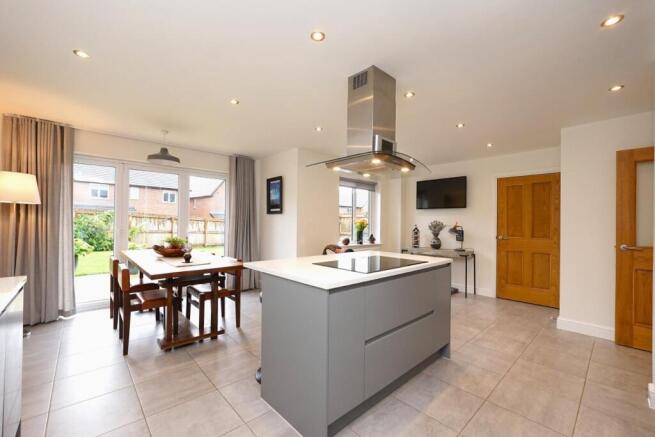Beacon Drive, Ulverston photo 4