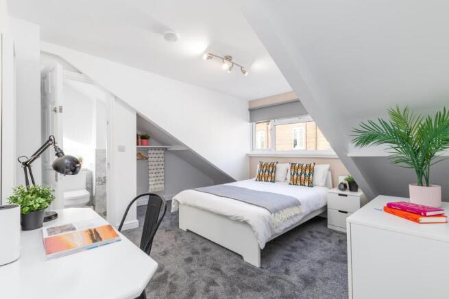 6 bed House to rent Image 8