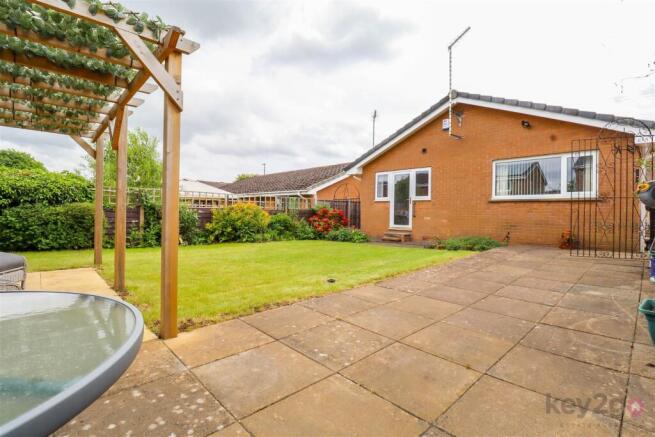 2 bed Detached Bungalow for sale Image 4