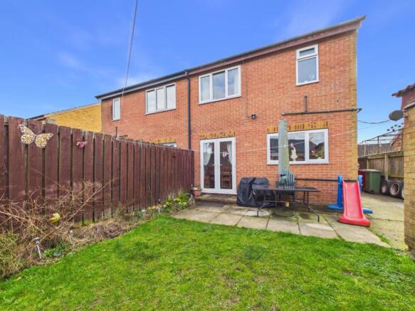 3 bed Semi-Detached for sale Image 11