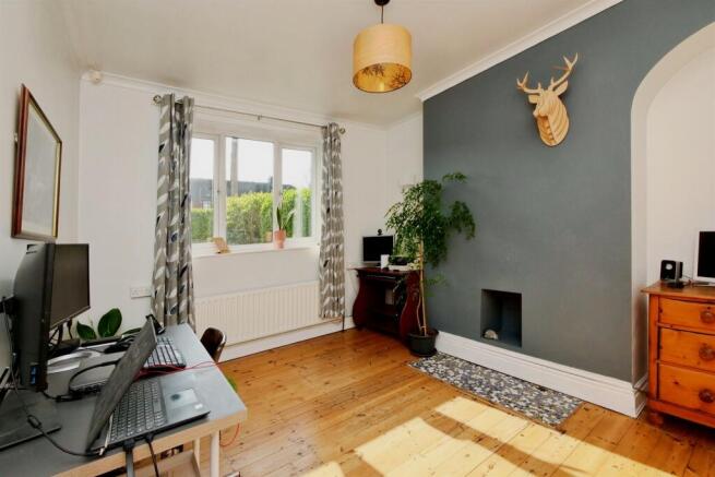 3 bed Semi-Detached for sale Image 7