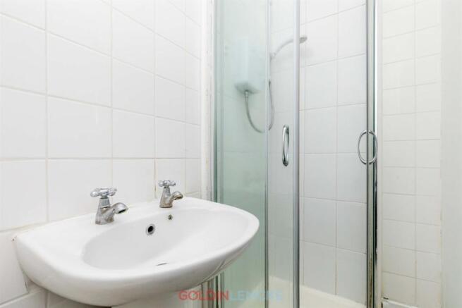 en suite shower