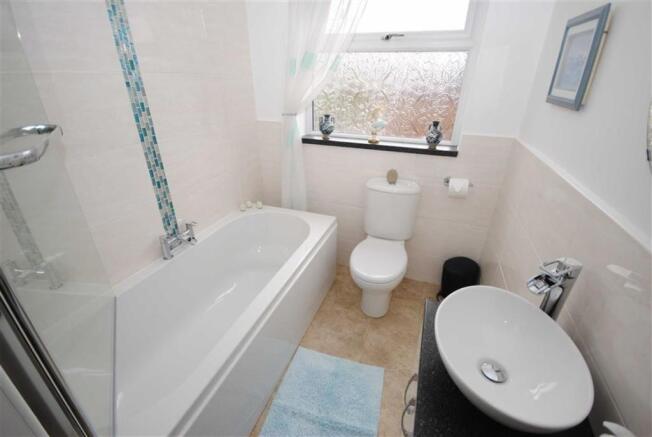 COMBINED BATHROOM/WC