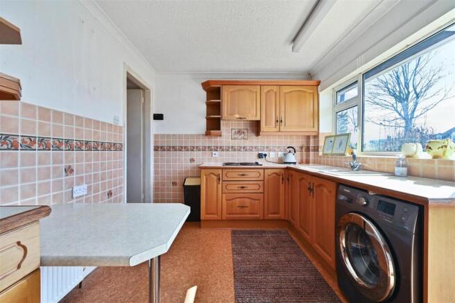 28 TERMINUS ROAD - TN393LR (37).jpg