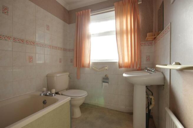 BATHROOM/W.C.