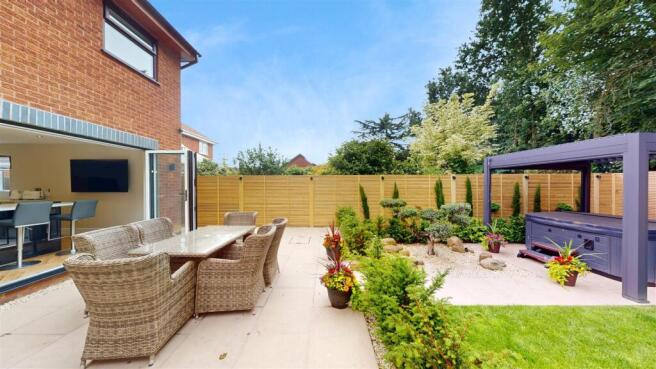 Lakeside Court Rear Garden