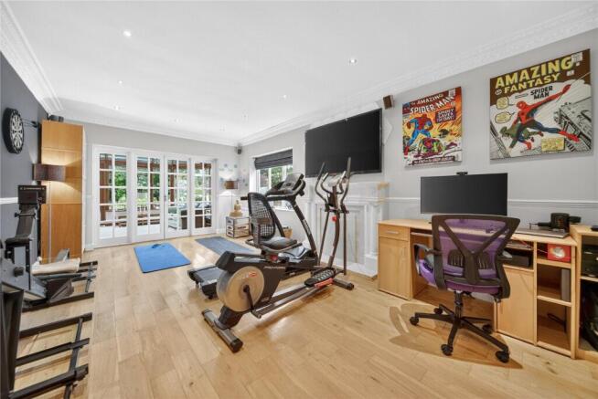 4 bed Detached for sale Image 10
