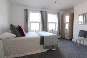 10, St Edwards Road, Reading RG6 1NL
