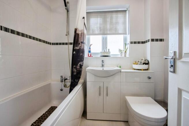 4 bed Detached for sale Image 12