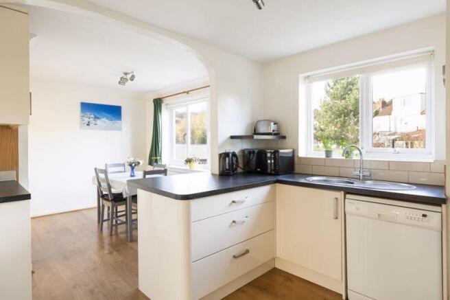 Kitchen / Dini...