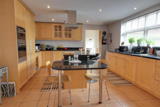 4 bed Barn Conversion for sale Image 12