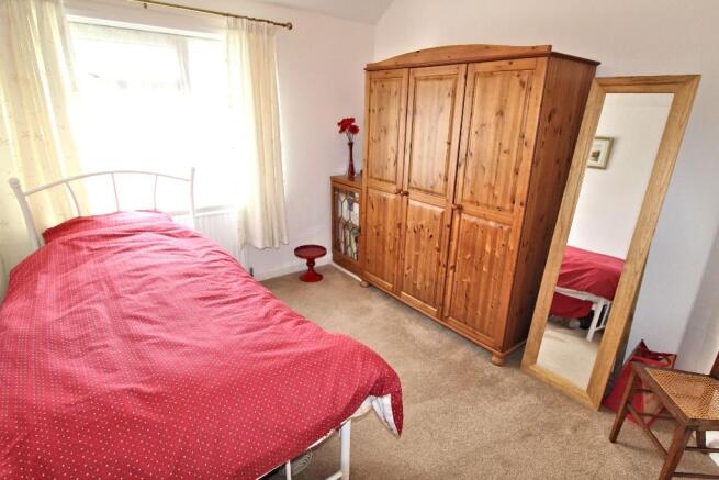 BEDROOM 2