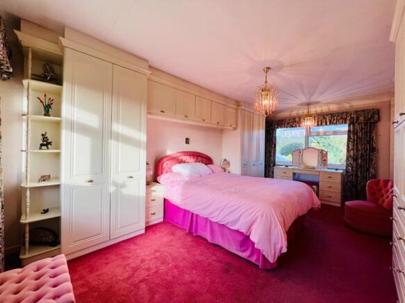 Bedroom...jpeg