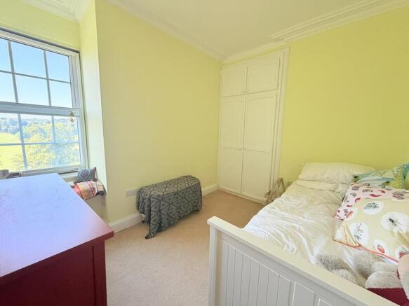 2 bed Flat for sale Image 7