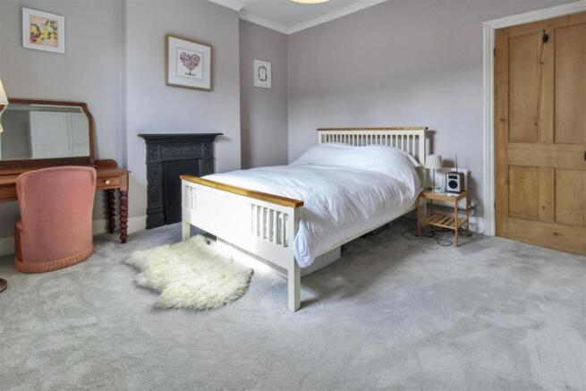 Bedroom 1.2.jpg