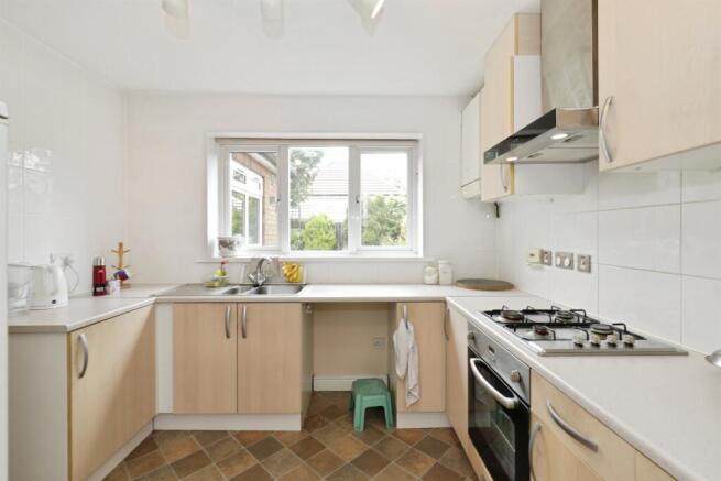4 bed Detached for sale Image 7