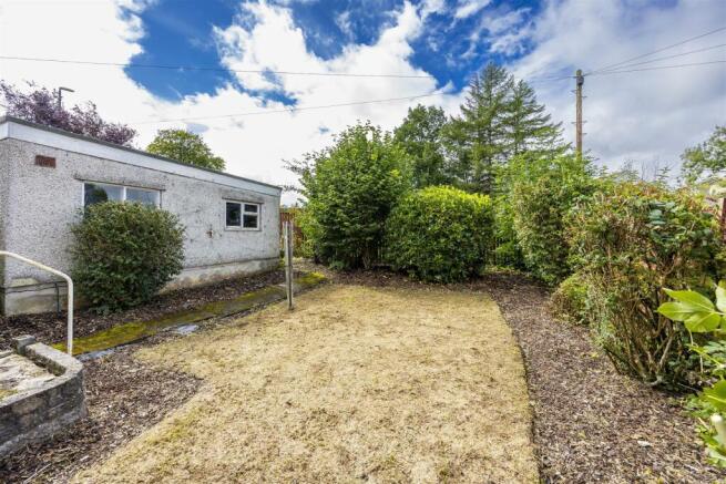 33_BUCHANAN_DRIVE_LENZIE_002.JPG