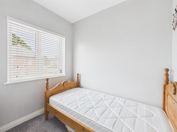3 bed Semi-Detached for sale Image 8