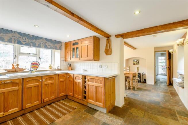 8379473-interior04.jpg