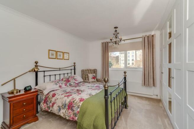 3 bed Apartment for sale Image 12