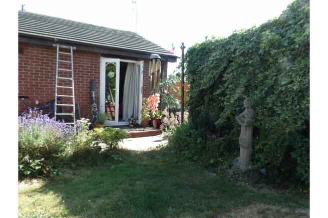 Photo 8