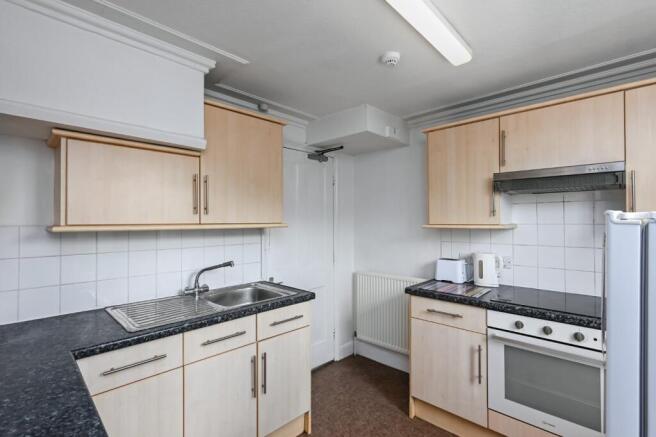 1 bed House Share to rent Image 10