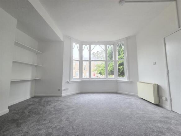OPEN PLAN LIVING SPACE