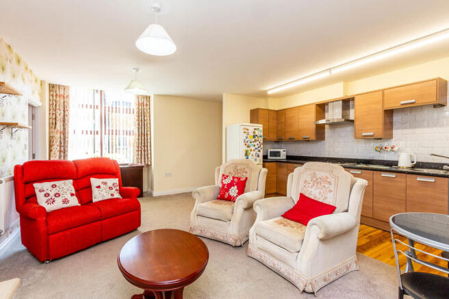 Lounge/Dining/Kit...