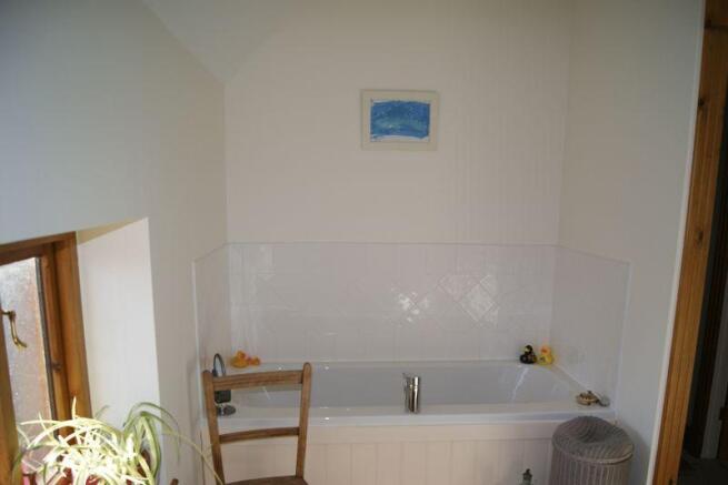 Family bathroom 2