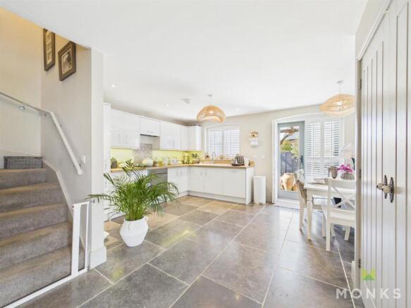 98500cdab4e24ee6b93c07af62b1c954_100_CAM01420G0-PR