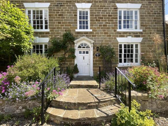 6 bed House for sale Image 12