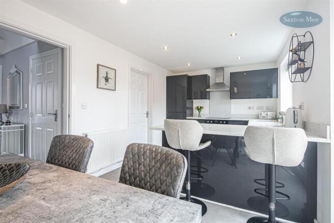 4 bed Detached for sale Image 5