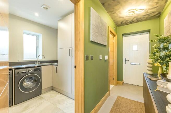 4 bed House for sale Image 8